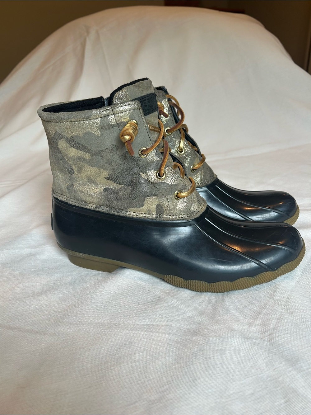 Sperry Top slider duck boots in metallic Olive camo Sz 8.5